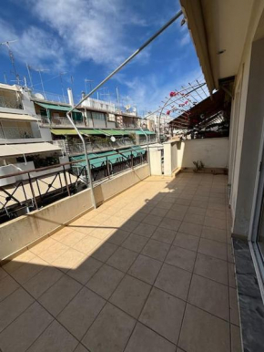Accessible 2-Bedroom 75m2 with Veranda and Parking